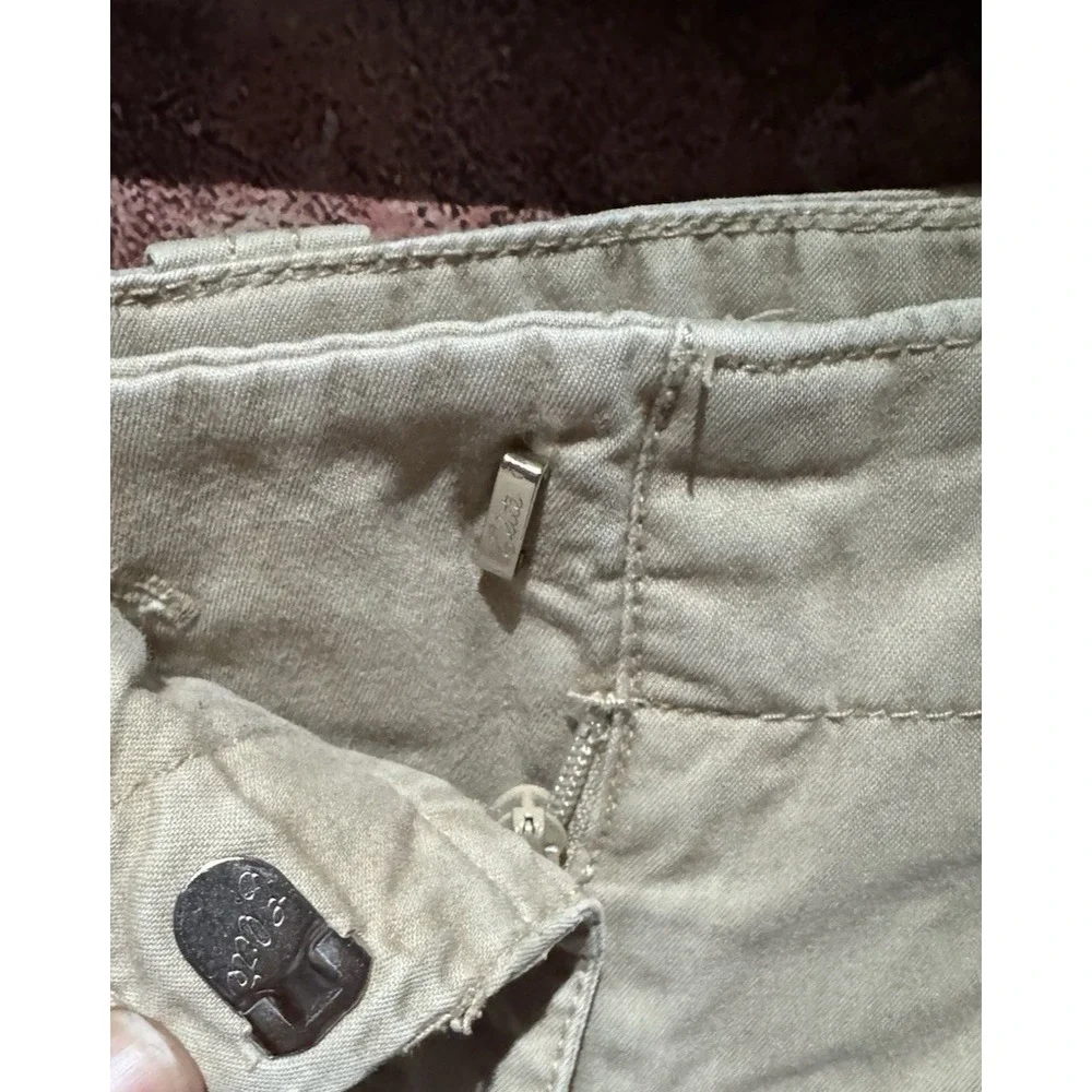 Chaus Capri Pants Womens Size 14 Beige 100% Cotton Chinos Cargo Pockets Mid Rise